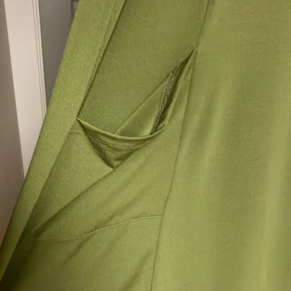 7/20 Signature collection olive green dress with pockets 3x - Picture 2 of 10